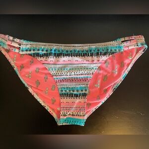 Cheeky printed swim bottoms. Size medium?